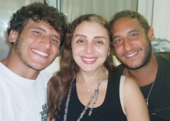 أنغام تطل على جمهورها بصورة عائلية بعد تعافيها في ألمانيا