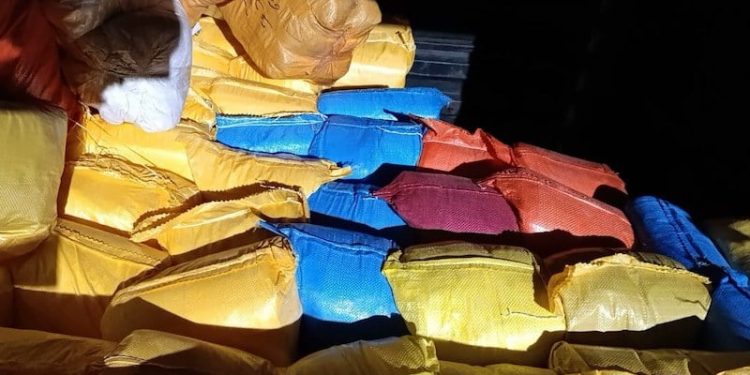 الدرك الملكي بفاس يحجز أطناناً من الأكياس البلاستيكية الممنوعة بتاونات