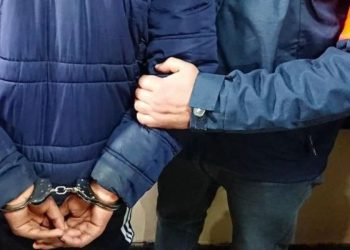 فاس..توقيف شابين متورطين في سرقة تحت الت_هديد بالس_لاح الأب_يض