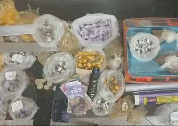 طنجة..حجز مخد.رات وأسل.حة بيضاء خلال مداهمة منازل بحي السانية