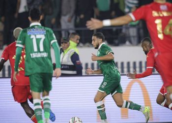 التعادل يحسم “ديربي البيضاء” بين الوداد والرجاء الرياضيين