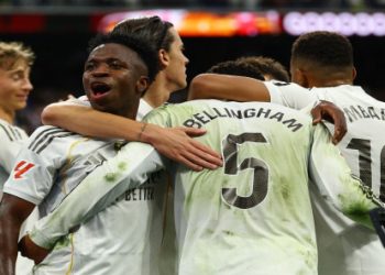 ريال مدريد يقتنص فوزا ثمينا من برشلونة