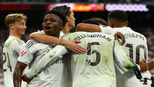 ريال مدريد يقتنص فوزا ثمينا من برشلونة