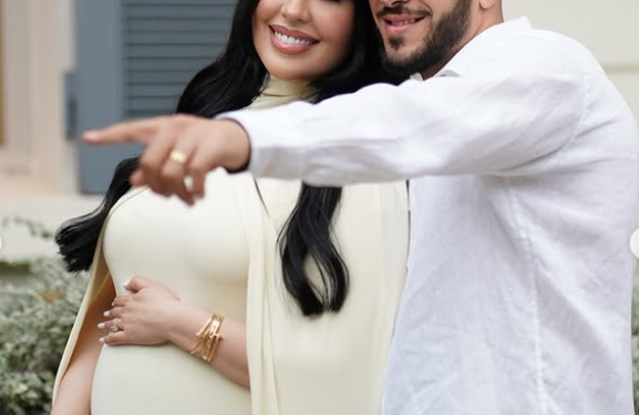 كوثر تيسية تعلن حملها الأول من زوجها الفنان MOCCI