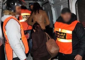 توقيف سيدة للاشتباه في ترويجها للمخدر_ات باستغلال طفلتيها