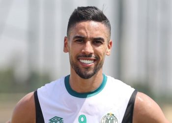نجم الرجاء يعوض المليوي