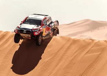 يزيد الراجحي يعود بقوة عبر رالي المغرب استعدادًا لتحدي داكار