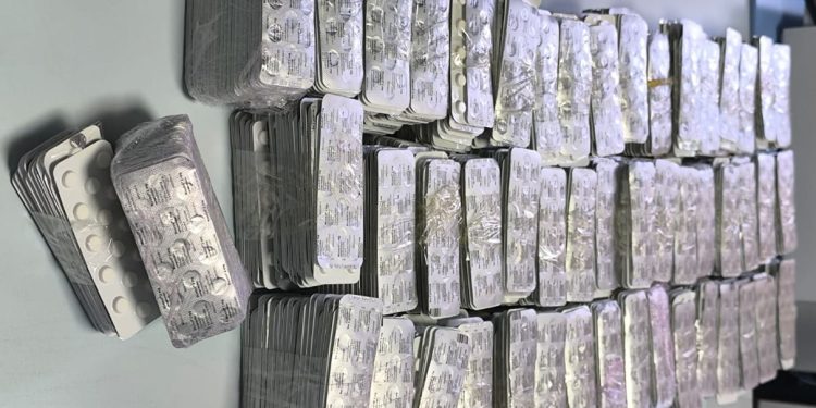 عملية مشتركة بين الأمن والجمارك تُفشل تهريب شحنة ضخمة من الأقراص الطبية المخدرة عبر باب سبتة