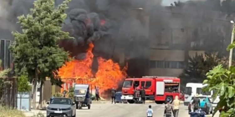 حر-يق ضخم يلتهم أجزاءً من سوق شعبي وسط تارودانت