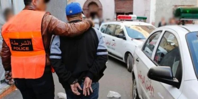 شرطي يضطر لاستخدام سلا-حه الوظيفي بمدينة فاس