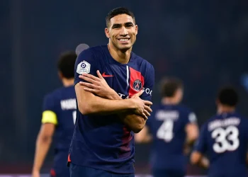 حكيمي يغيب عن الملاعب بسبب تدخل دياز