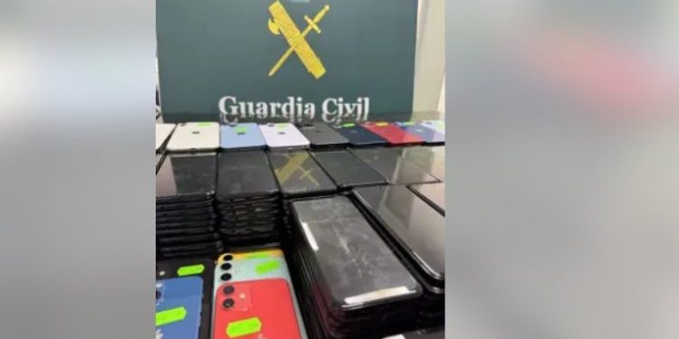 ضبط 591 هاتف “آيفون” مسروق ومهرب إلى طنجة