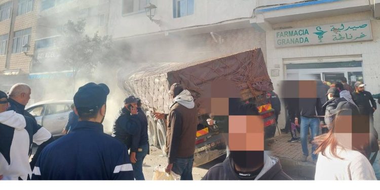 مقت-ل 4 أشخاص وإصابة 8 آخرين في حادثة سير مروعة بالفنيدق