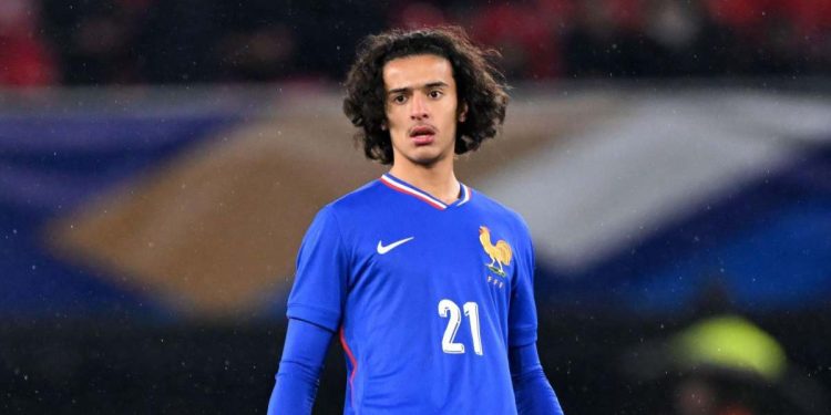 باريس سان جيرمان يُقدم عرضًا لأيوب بوعدي