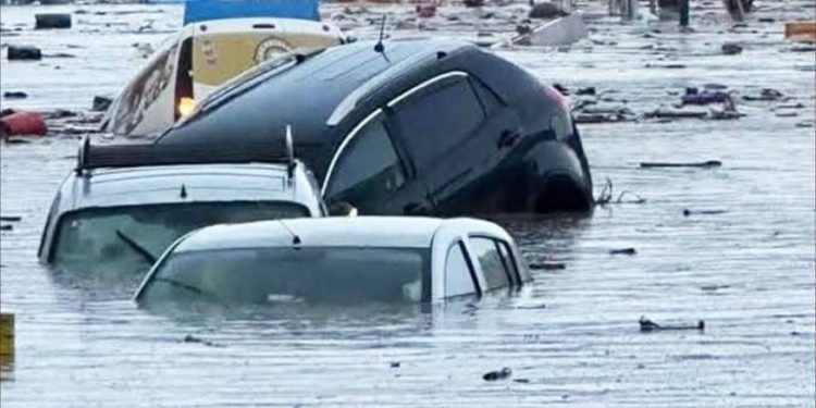 إرتفاع عدد ضحايا فيضانات آسفي إلى 37 حالة وفاة