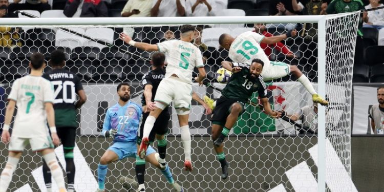 الإمارات تقصي الجزائر بركلات الترجيح وتواجه المغرب في نصف نهائي كأس العرب