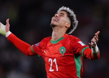 بورتو البرتغالي يسعى لضم ياسر الزبيري