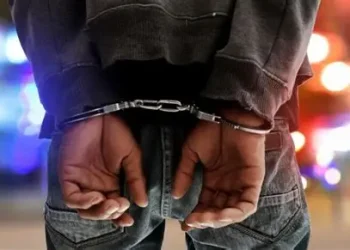 توقيف سائق سيارة أجرة بالعروي متورط في تهريب آلاف الأقراص الطبية