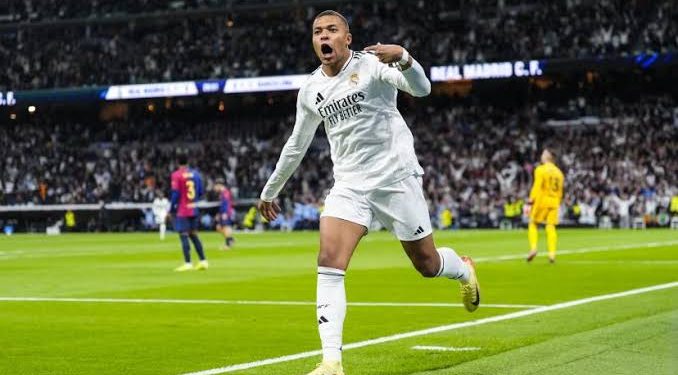مبابي يكتب اسمه بجوار رونالدو في سجلات ريال مدريد