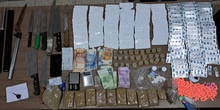 القبض على شخص متورط في ترويج المخد_رات والمؤثرات العقلية بوجدة