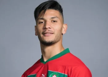 الأهلي يسهل انتقال أشرف داري إلى أوروبا