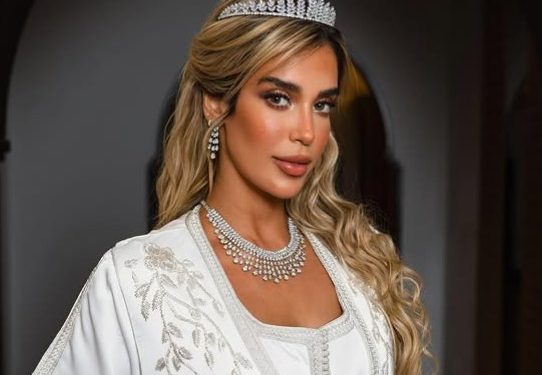 كريمة غيث تعثر على جهاز تنصّت داخل سيارتها