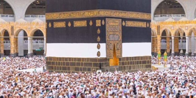 وزير الأوقاف يعلن تخفيضًا جديدًا في تكلفة الحج للمغاربة