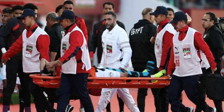 المصري محمد حمدي يغادر المغرب لإجراء عملية جراحية في ألمانيا