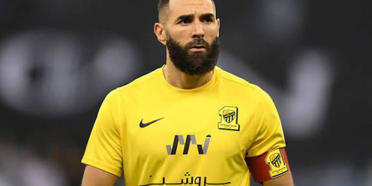 بنزيما يخطط لإنهاء رحلته مع السعودية