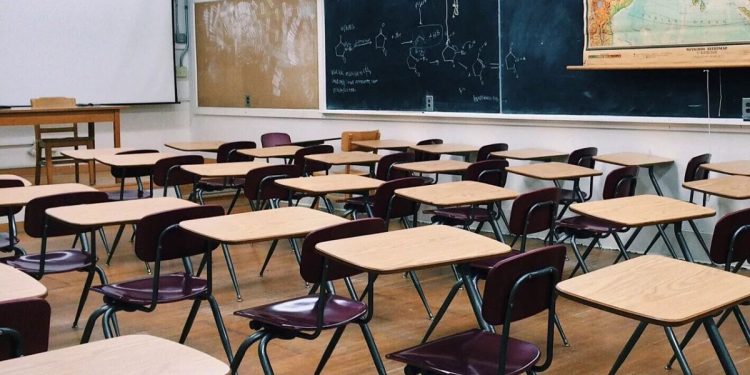 تعليق الدراسة بعدد من جماعات إقليم القنيطرة بسبب سوء الأحوال الجوية