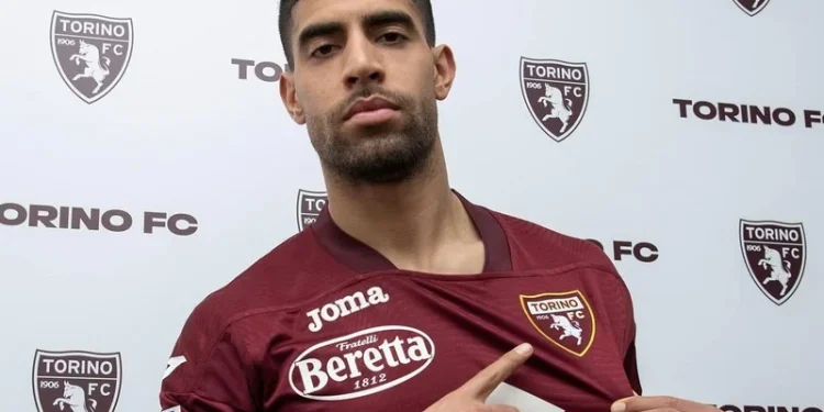 آدم ماسينا يقترب من الدوري الإماراتي