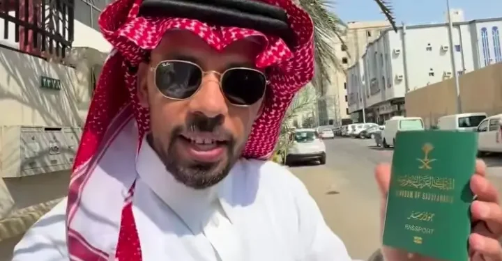 جدل واسع يلاحق المؤثر السعودي خالد العليان بعد مغادرته المغرب