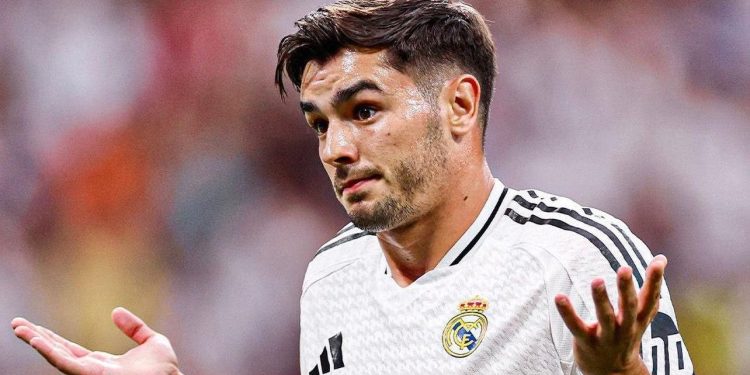 ريال مدريد تضع دياز  في سوق الانتقالات