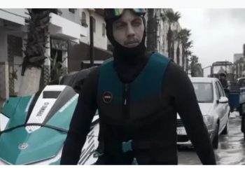 “سفيان أخيزون: شاب مغربي يحوّل الجيت سكي إلى أداة إنقاذ خلال السيول”