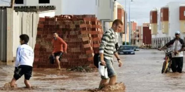 عمالة إقليم العرائش تعلن خطة مرحلية لعودة آمنة ومنظمة لسكان القصر الكبير ابتداءً من 15 فبراير 2026