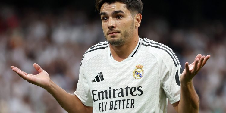مدرب ريال مدريد يدافع عن وضعية إبراهيم دياز