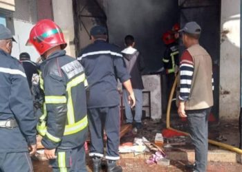 اندلاع حريق ضخم داخل مصنع للبلاستيك بسيدي مومن