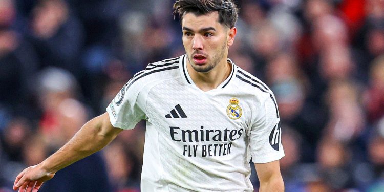 مدرب ريال مدريد يدافع عن وضعية إبراهيم دياز