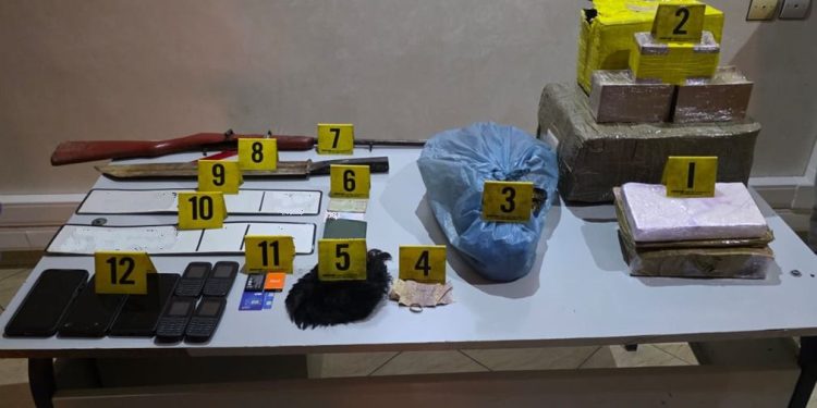 الأمن الوطني يحبط شبكة لتهريب المخدرات ويوقف 5 أشخاص بعد إصابة شرطي بجروح بليغة