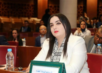 “البرلمانية إلهام الساقي تسائل الوزارة حول مواجهة الجراد الصحراوي”