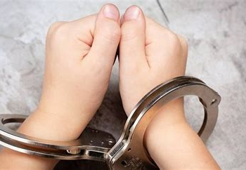 الصويرة: توقيف سيدة متهمة بالنصب والابتزاز والادعاء بالتأثير على القضاء