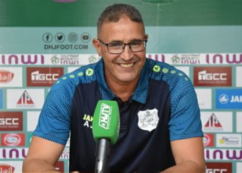 “المغرب التطواني يقرر إقالة خالد فوهامي وتعيين عبد الكريم الجيناني مدربًا جديدًا”