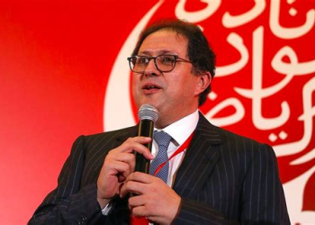 غضب ودادي يتصاعد: المنخرطون يحمّلون آيت منا مسؤولية ضياع اللقب ويطالبون بالمحاسبة