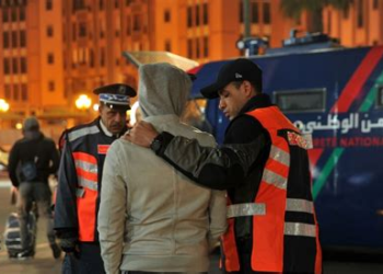 “شرطة طنجة توقف شخصين بعد محاولة سرقة موظف باستعمال السلاح الأبيض”