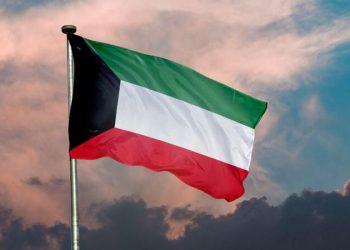 الدفاعات الجوية الكويتية تسقط أهدافا معادية في المجال الجوي