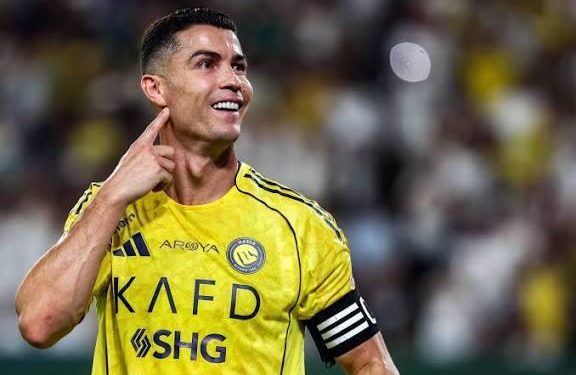 رونالدو يرد بطريقة غير مباشرة حول مغادرته السعودية