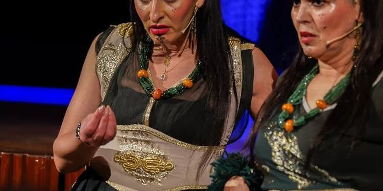 عرض مسرحي غنائي “الفيشطا “يجمع السعدية لاديب و مريم الزعيمي