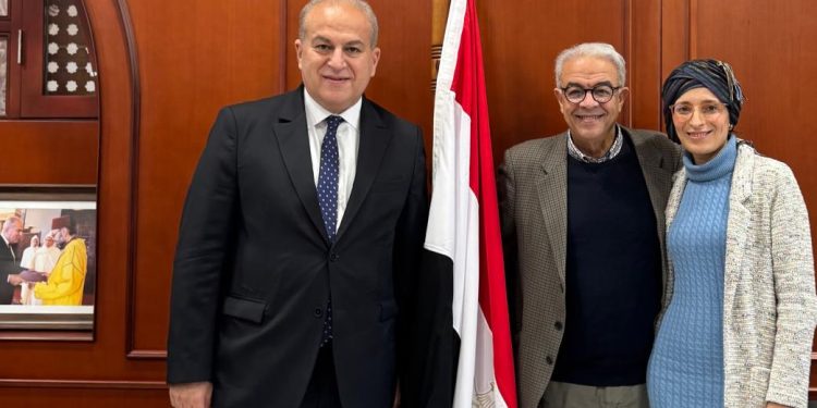 السفير أحمد نهاد عبد اللطيف يستقبل المخرج المغربي جمال السويسي قبل سفره للقاهرة