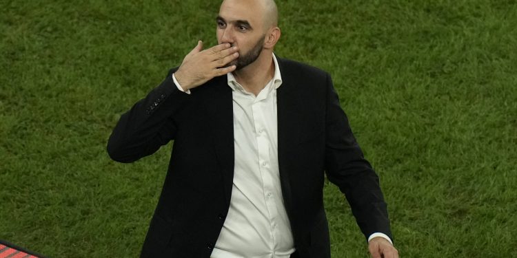 وليد الركراكي يودع “أسود الأطلس” بفيديو مؤثر يعيد للأذهان أمجاد المونديال