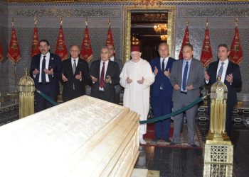 رئيس مجلس الشيوخ المصري يزور ضريح الملك محمد الخامس بالرباط ويؤكد عمق العلاقات المصرية المغربية